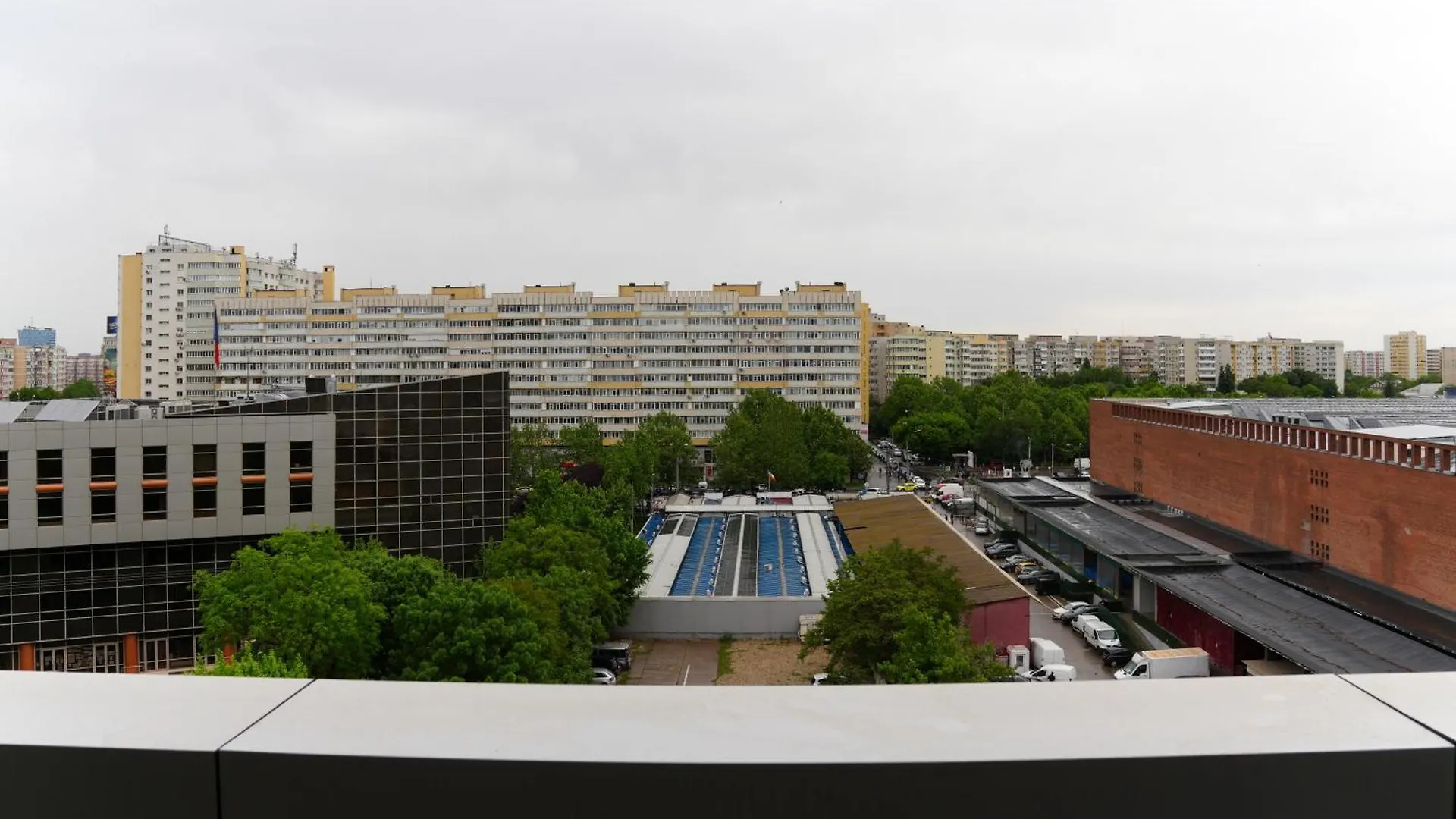 Luca - Luxury Park-View Apt With Balcony & Parking Bucharest 0*,