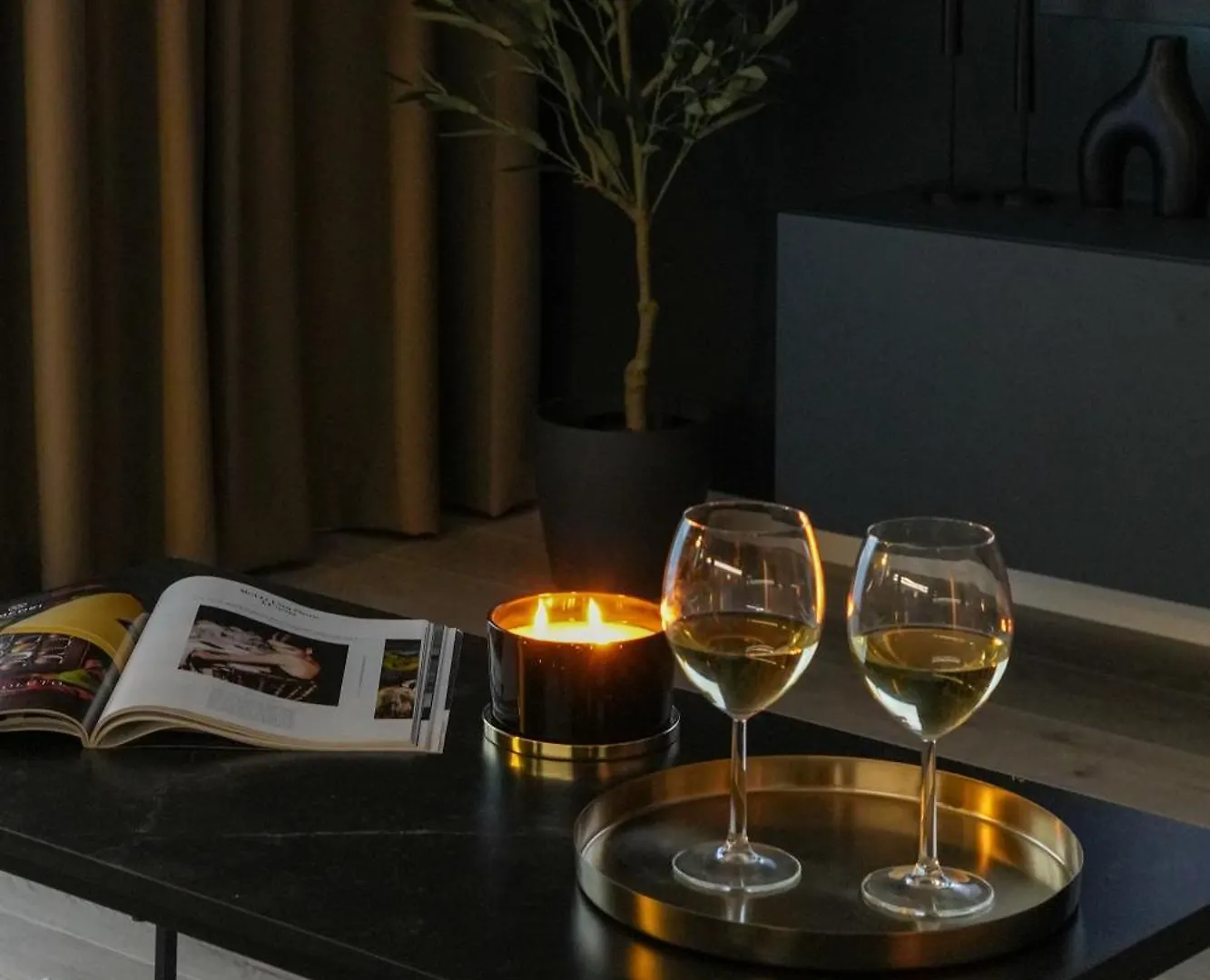 Apartment Luca - Luxury Park-View Apt With Balcony & Parking Bucharest