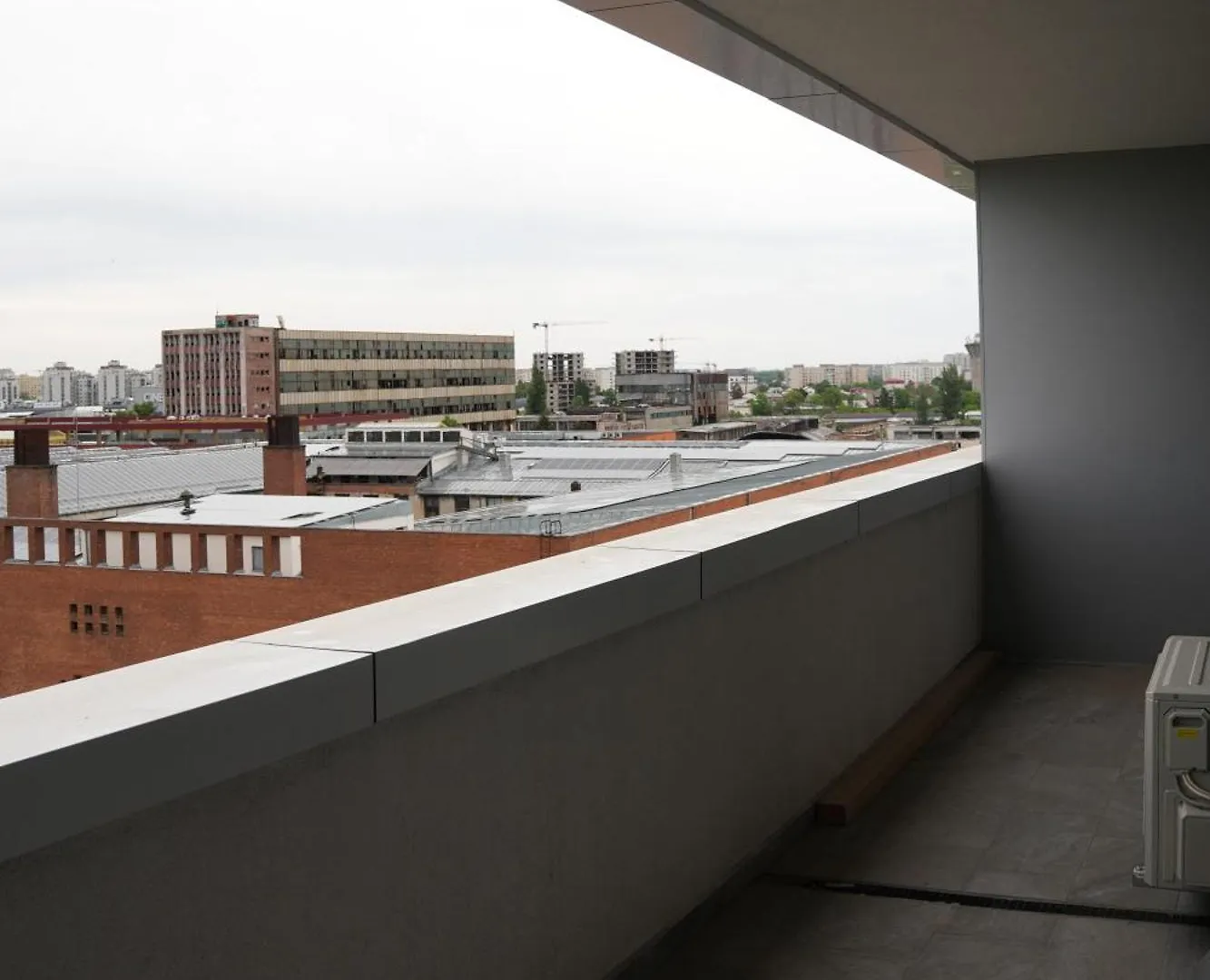 Apartment Luca - Luxury Park-View Apt With Balcony & Parking Bucharest Romania