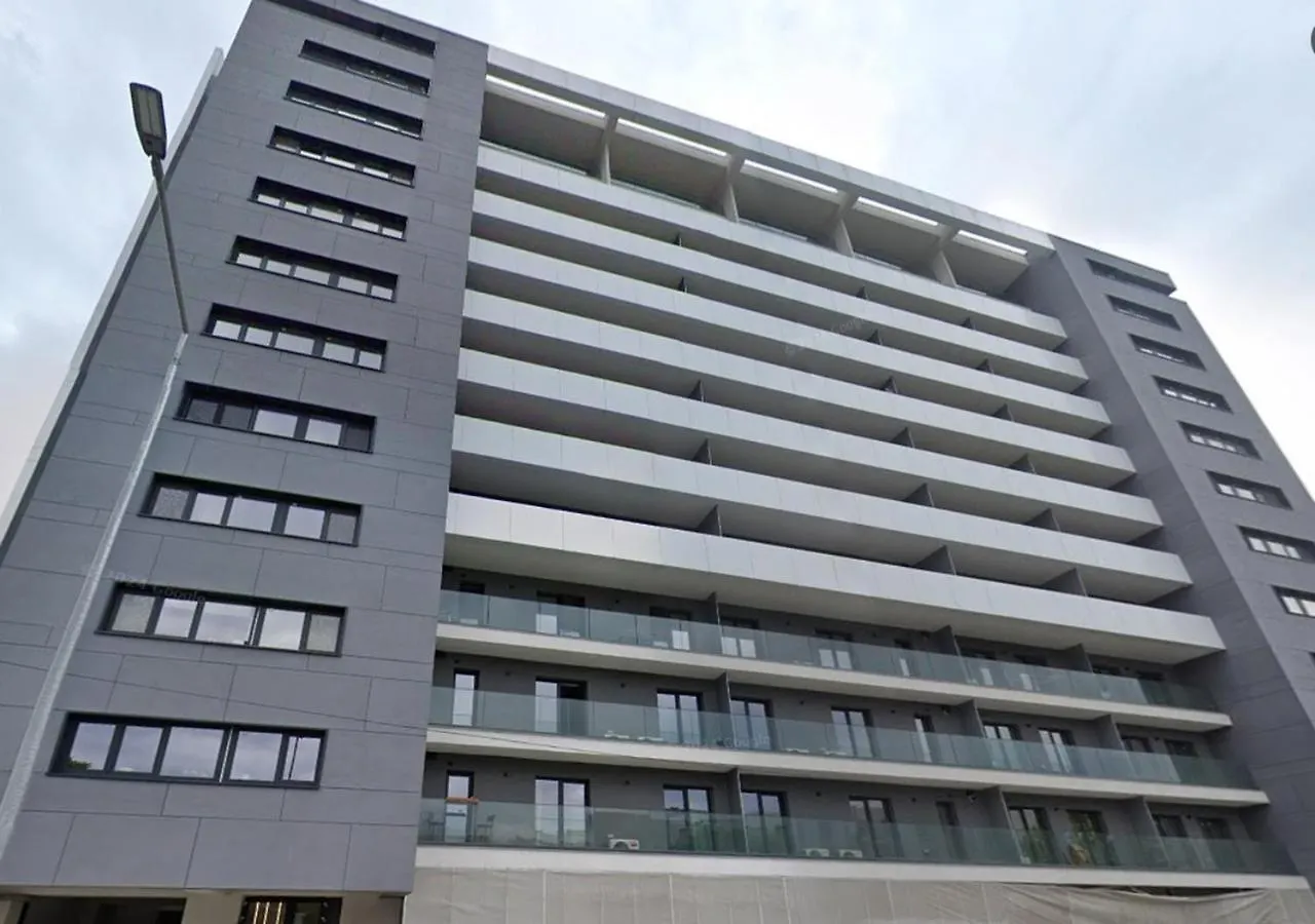 Apartment Luca - Luxury Park-View Apt With Balcony & Parking Bucharest